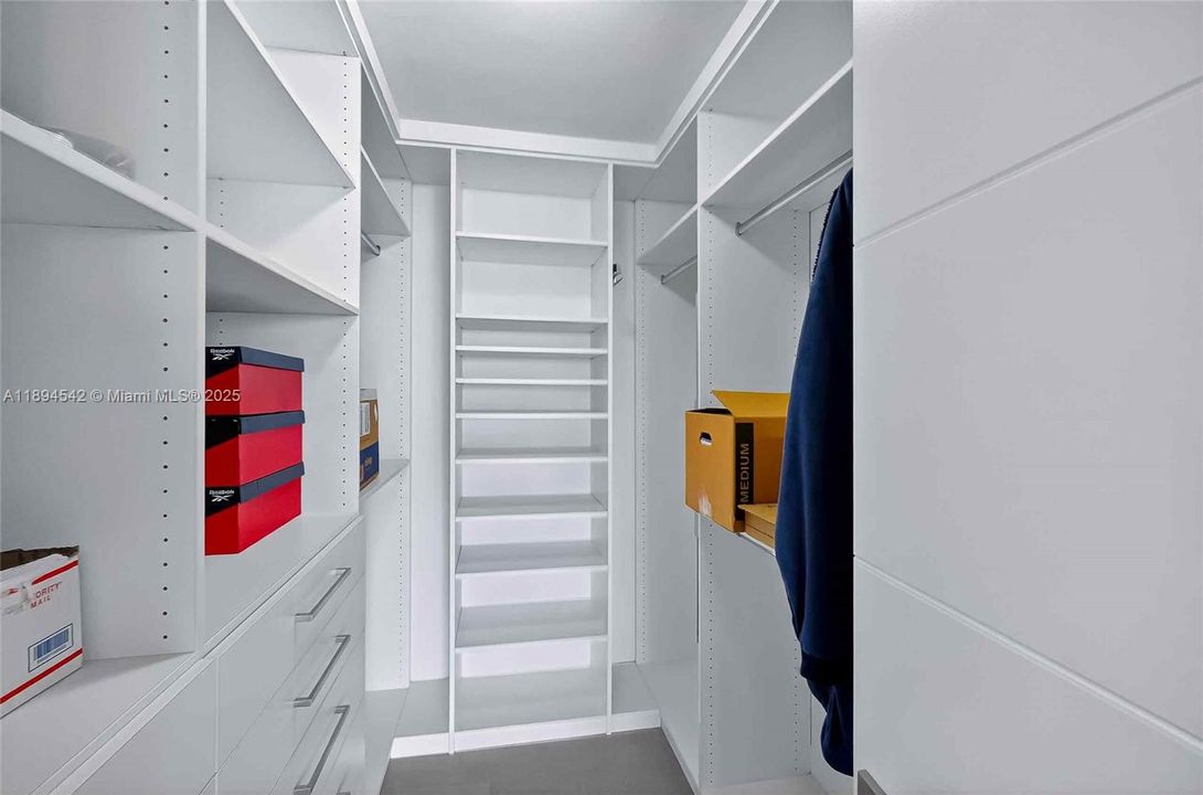 En Renta: $15,500 (3 camas, 2 baños, 2424 Pies cuadrados)