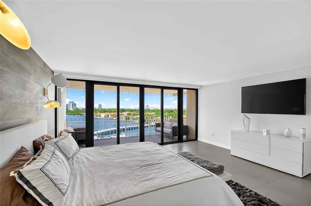 En Renta: $15,500 (3 camas, 2 baños, 2424 Pies cuadrados)