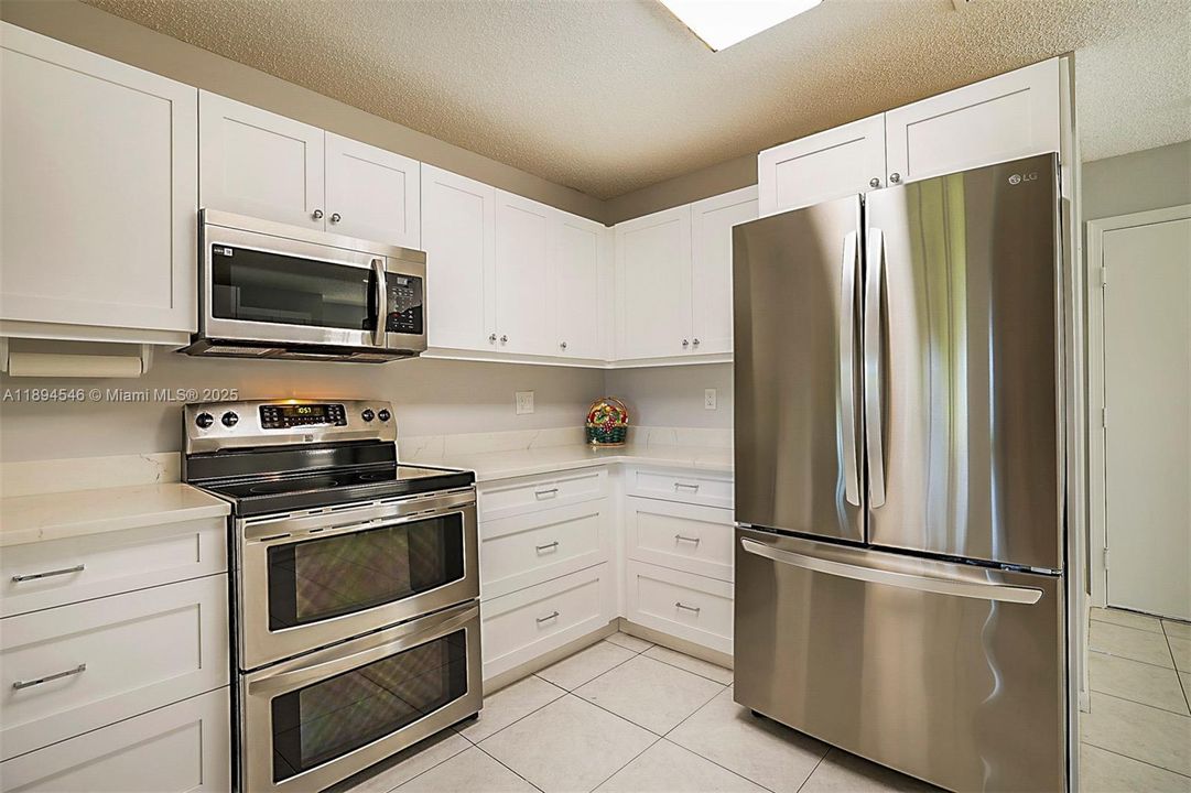 Newer SS Appliences, Counters Cabnets