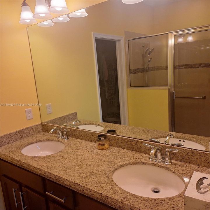 待售: $328,000 (2 贝兹, 2 浴室, 1616 平方英尺)