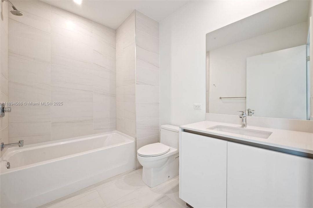 For Sale: $4,100,000 (3 beds, 3 baths, 2500 Square Feet)