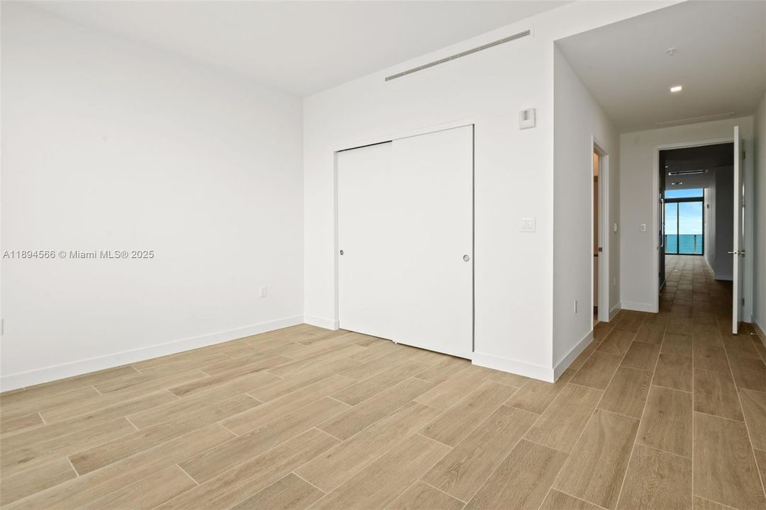 For Sale: $4,100,000 (3 beds, 3 baths, 2500 Square Feet)