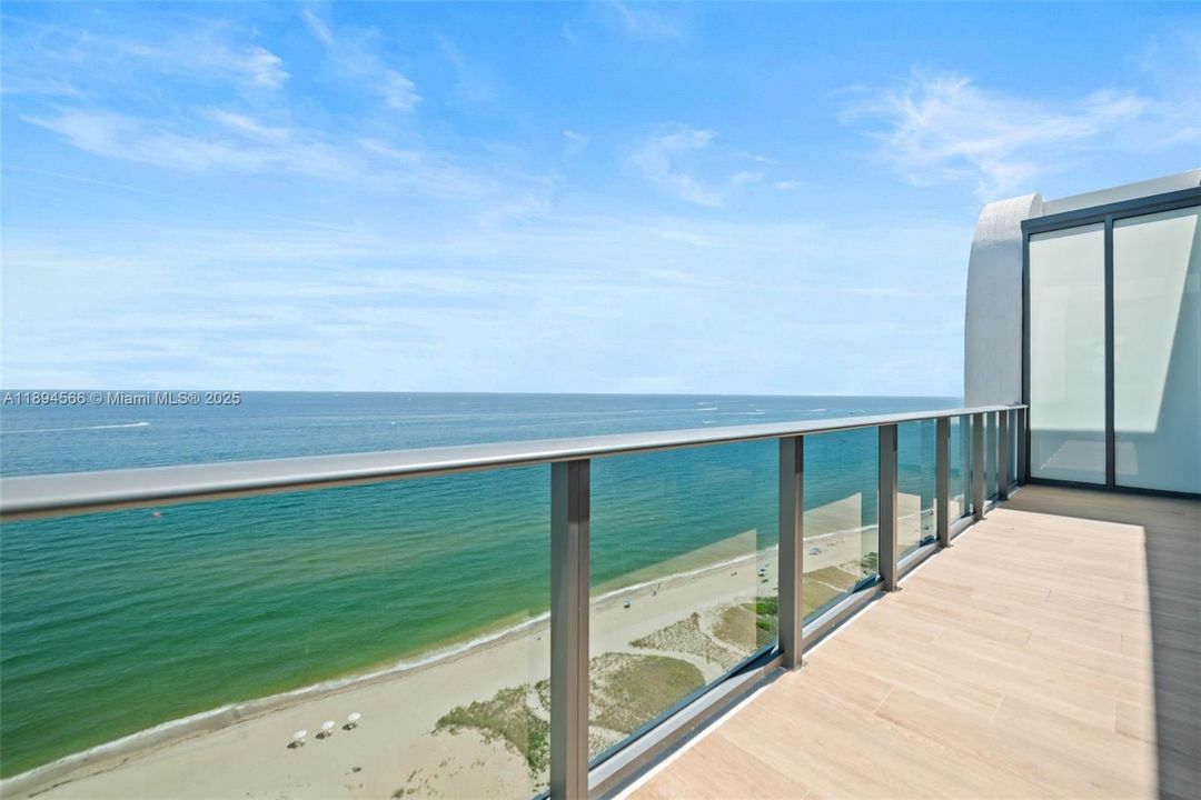 For Sale: $4,100,000 (3 beds, 3 baths, 2500 Square Feet)