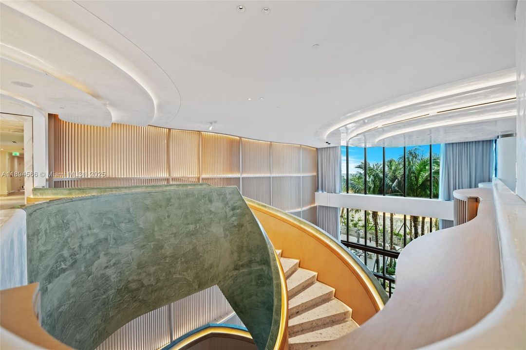 For Sale: $4,100,000 (3 beds, 3 baths, 2500 Square Feet)