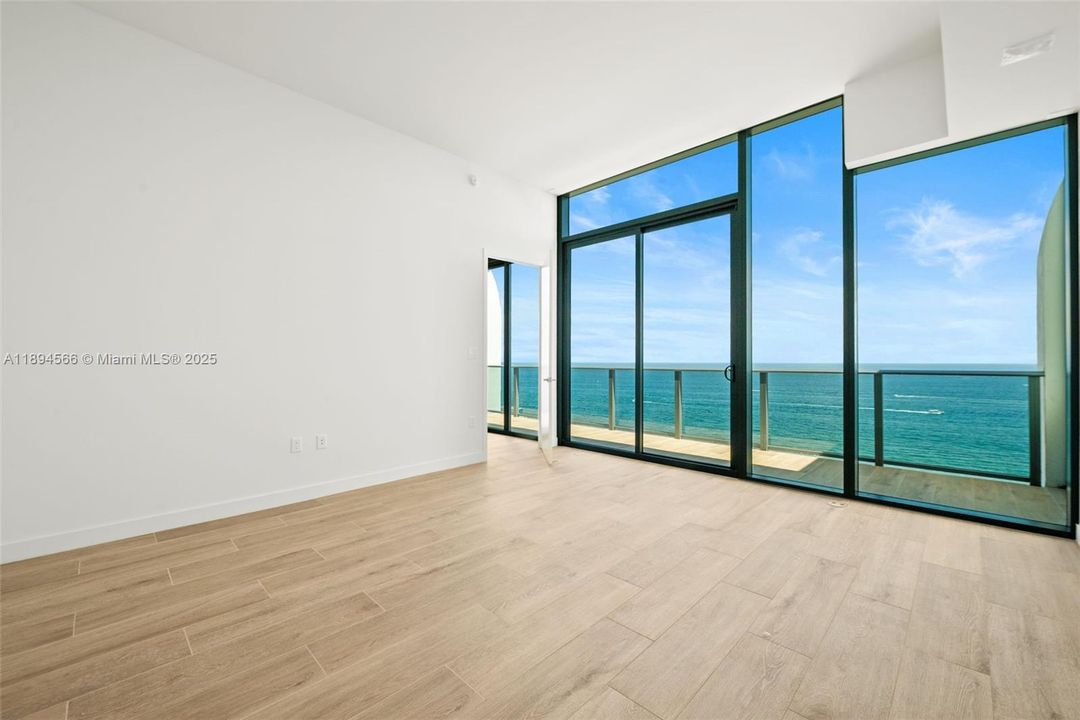 For Sale: $4,100,000 (3 beds, 3 baths, 2500 Square Feet)