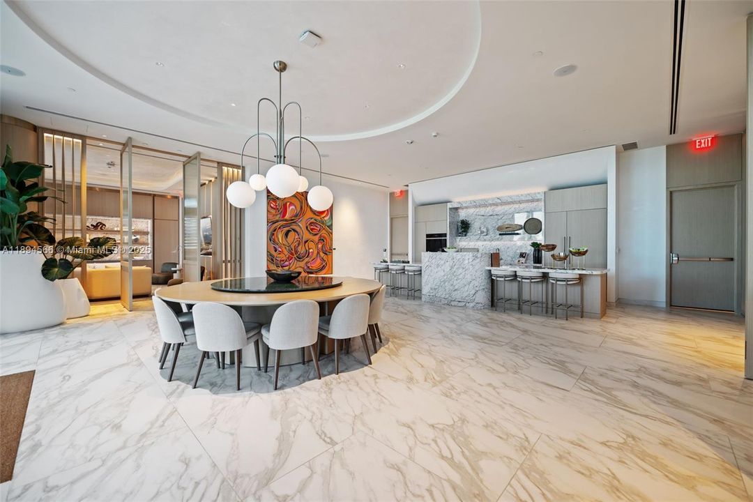 For Sale: $4,100,000 (3 beds, 3 baths, 2500 Square Feet)