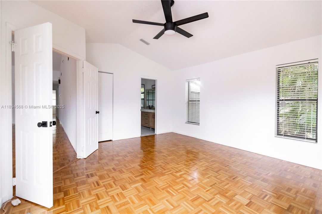 出租: $5,100 (3 贝兹, 2 浴室, 1852 平方英尺)