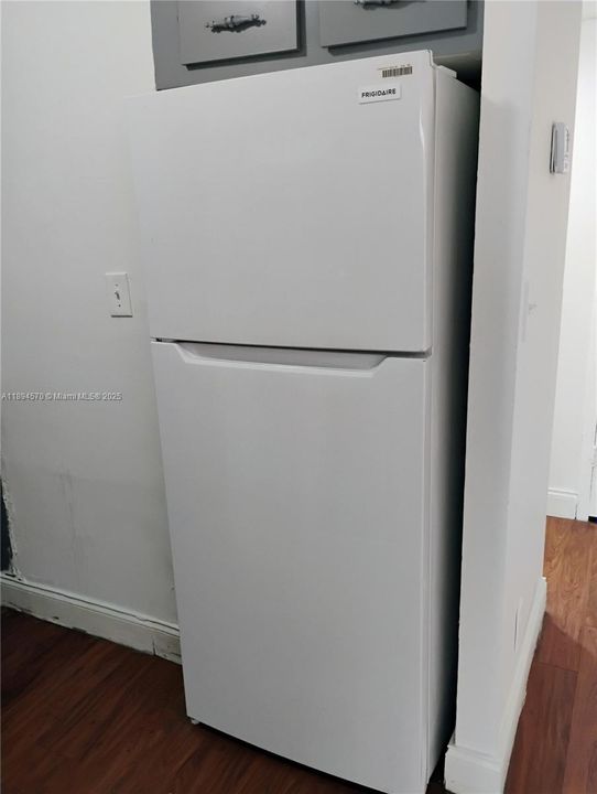 For Sale: $118,000 (1 beds, 1 baths, 800 Square Feet)