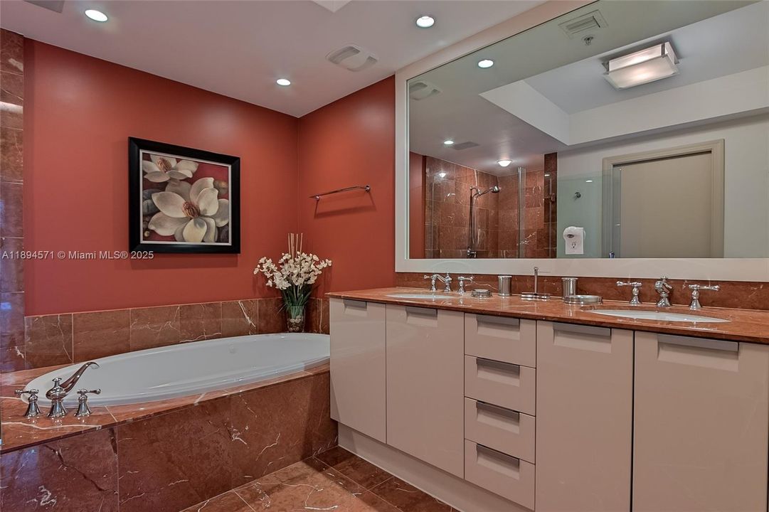 En Renta: $15,900 (3 camas, 3 baños, 2777 Pies cuadrados)