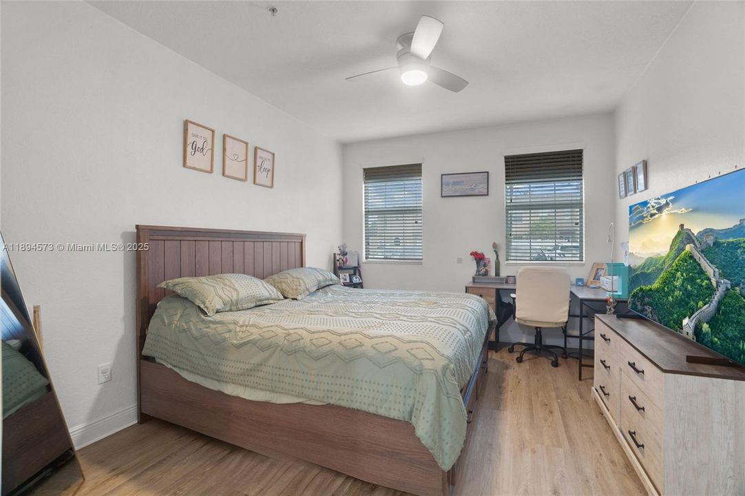 最近租的: $2,550 (2 贝兹, 2 浴室, 1040 平方英尺)