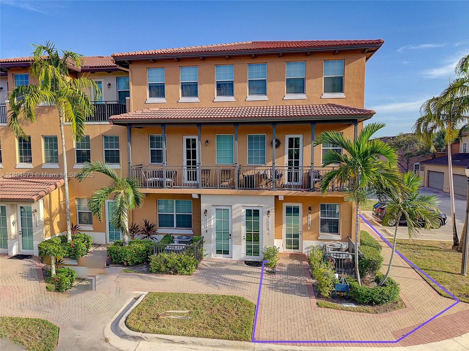 最近租的: $2,550 (2 贝兹, 2 浴室, 1040 平方英尺)