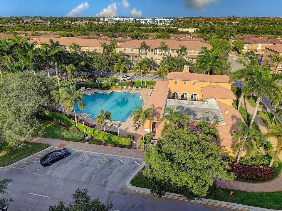 最近租的: $2,550 (2 贝兹, 2 浴室, 1040 平方英尺)