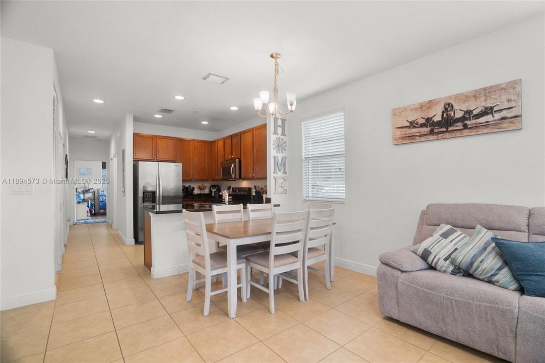 最近租的: $2,550 (2 贝兹, 2 浴室, 1040 平方英尺)