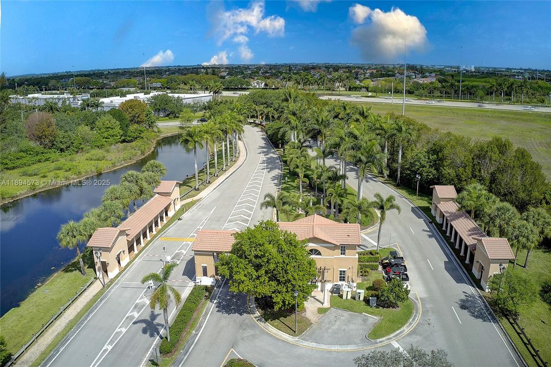 最近租的: $2,550 (2 贝兹, 2 浴室, 1040 平方英尺)