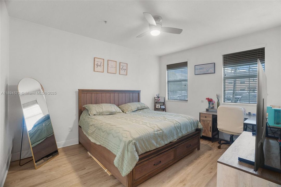 最近租的: $2,550 (2 贝兹, 2 浴室, 1040 平方英尺)