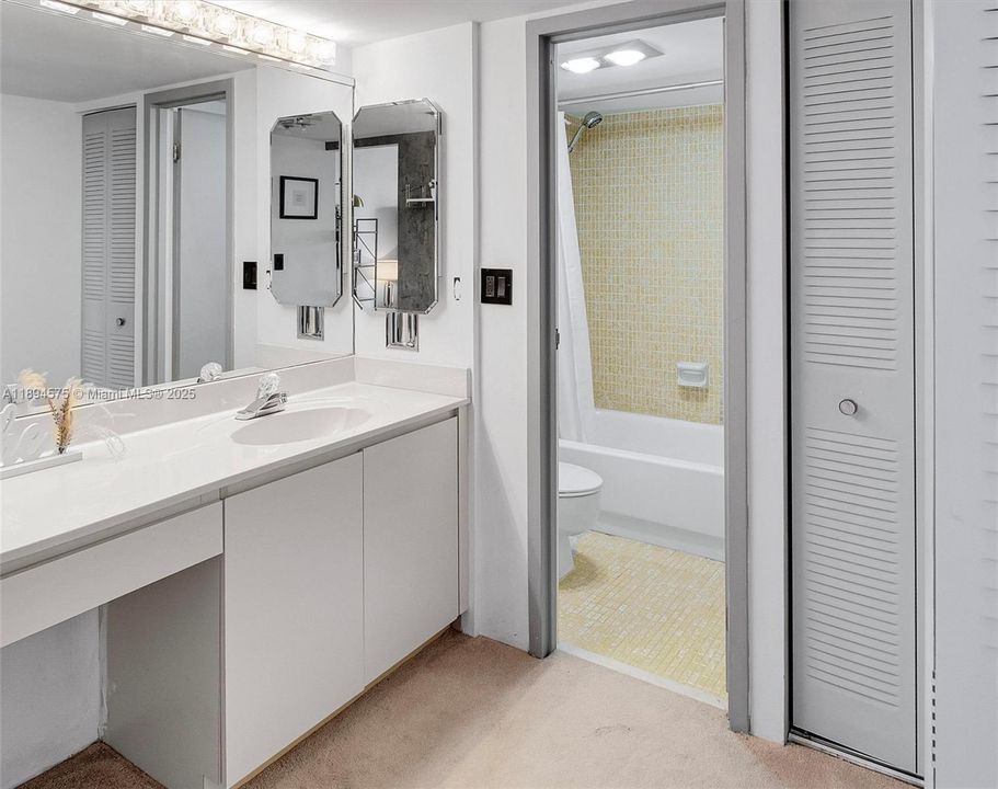 For Sale: $499,998 (2 beds, 2 baths, 1521 Square Feet)