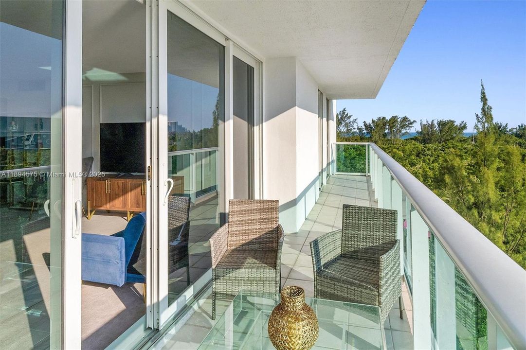 For Sale: $499,998 (2 beds, 2 baths, 1521 Square Feet)