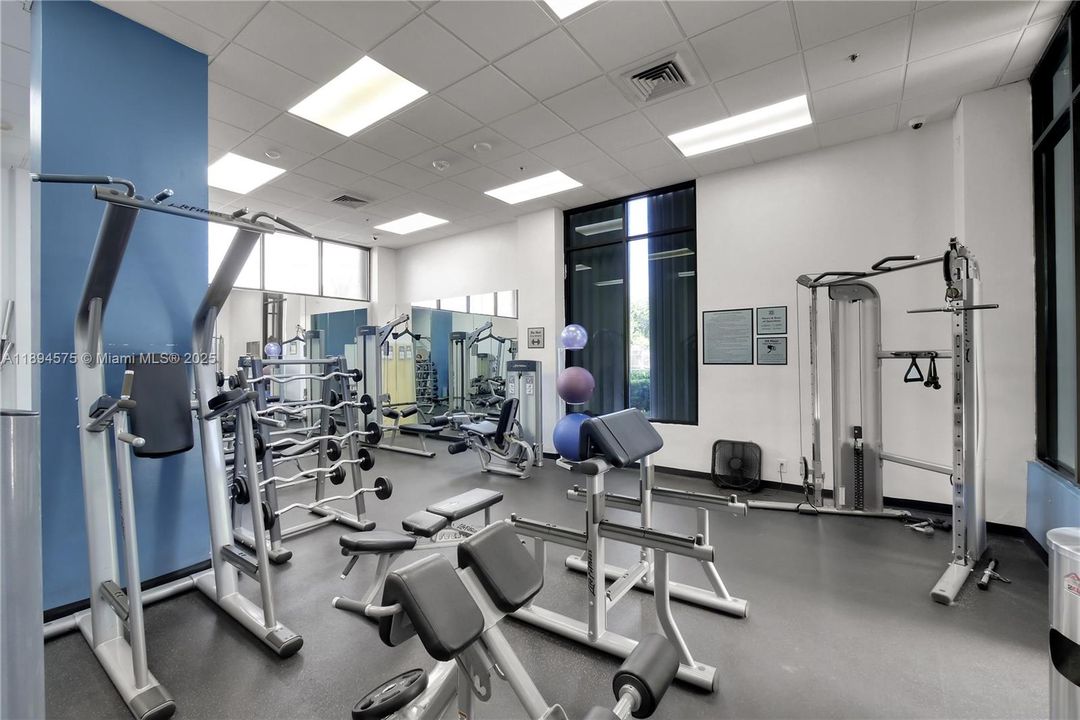 For Sale: $499,998 (2 beds, 2 baths, 1521 Square Feet)