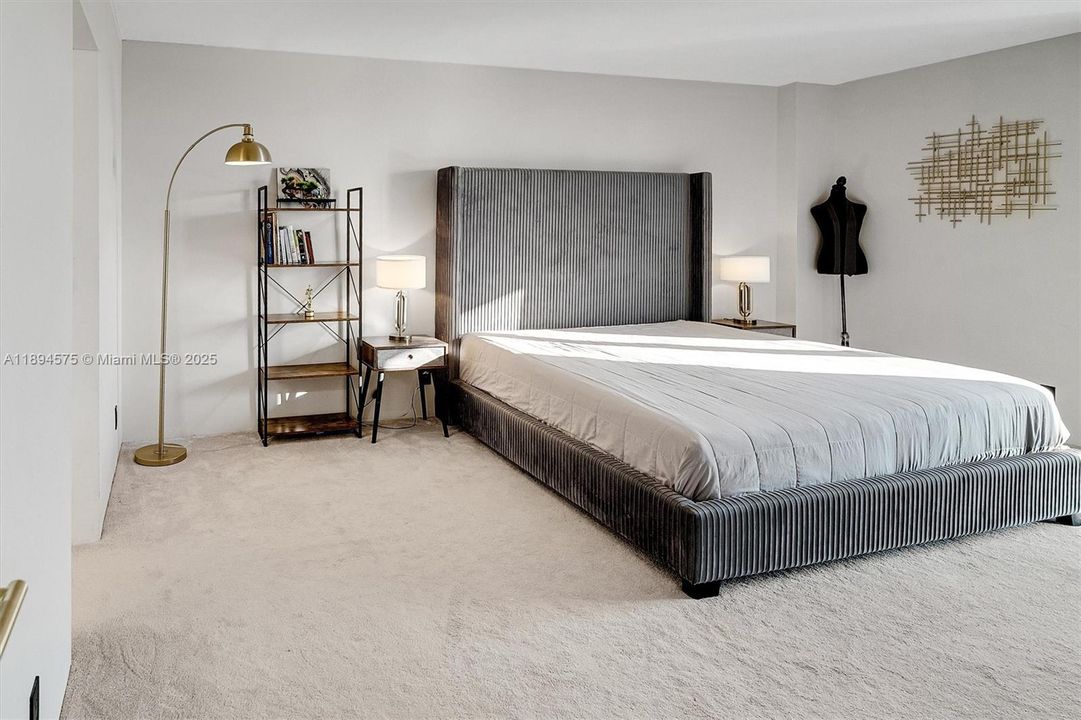 For Sale: $499,998 (2 beds, 2 baths, 1521 Square Feet)