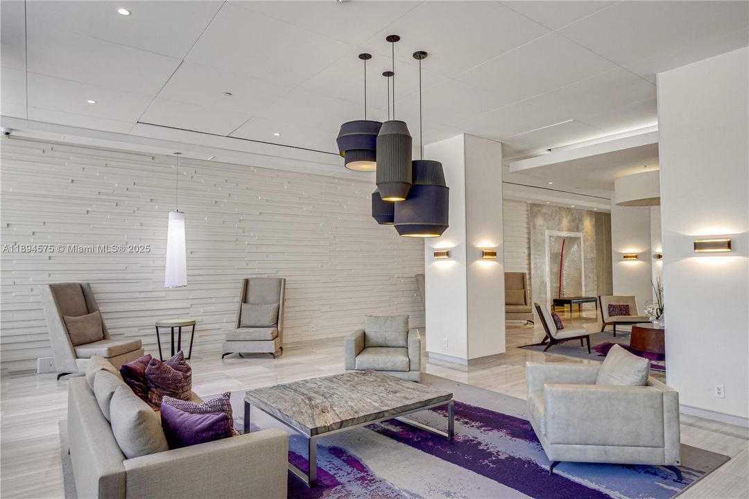 For Sale: $499,998 (2 beds, 2 baths, 1521 Square Feet)