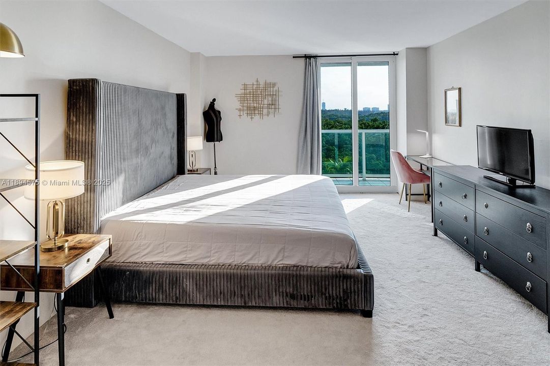 For Sale: $499,998 (2 beds, 2 baths, 1521 Square Feet)