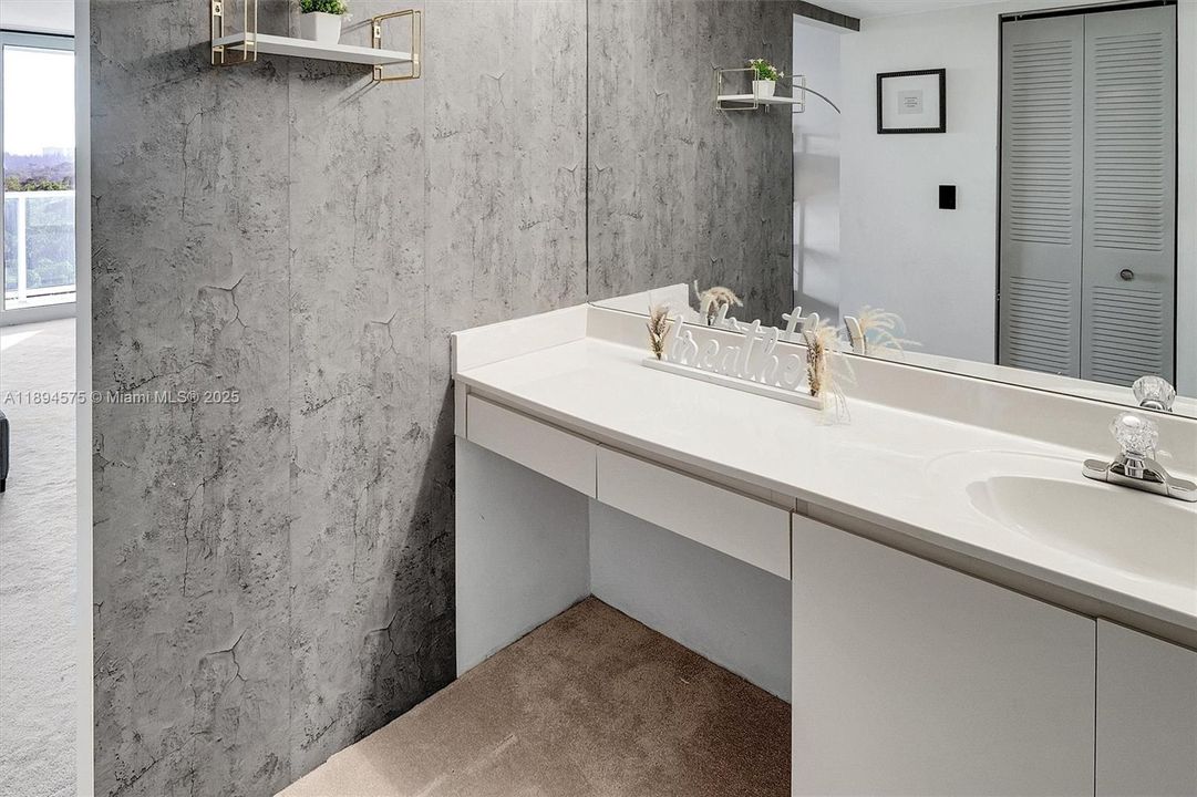 For Sale: $499,998 (2 beds, 2 baths, 1521 Square Feet)