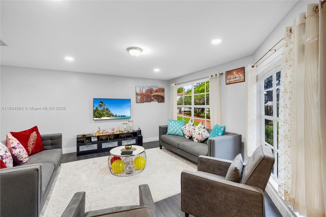 Active With Contract: $580,000 (4 beds, 2 baths, 2009 Square Feet)