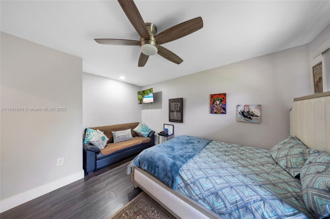 Active With Contract: $580,000 (4 beds, 2 baths, 2009 Square Feet)