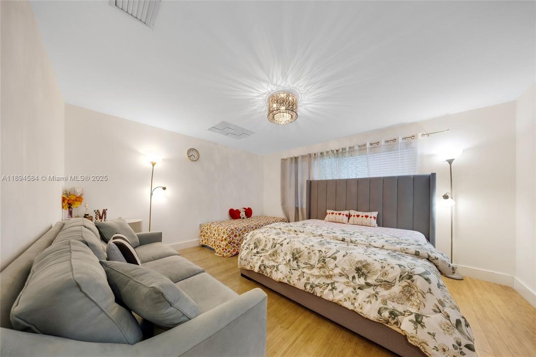 Active With Contract: $580,000 (4 beds, 2 baths, 2009 Square Feet)