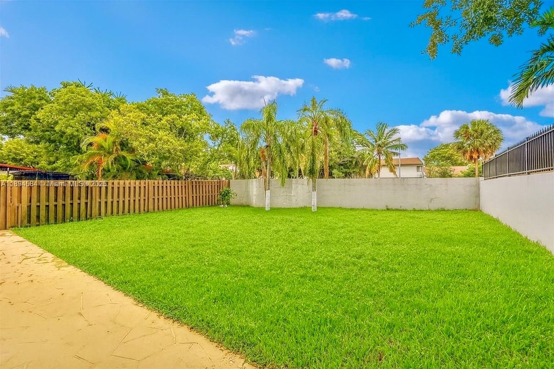 Active With Contract: $580,000 (4 beds, 2 baths, 2009 Square Feet)