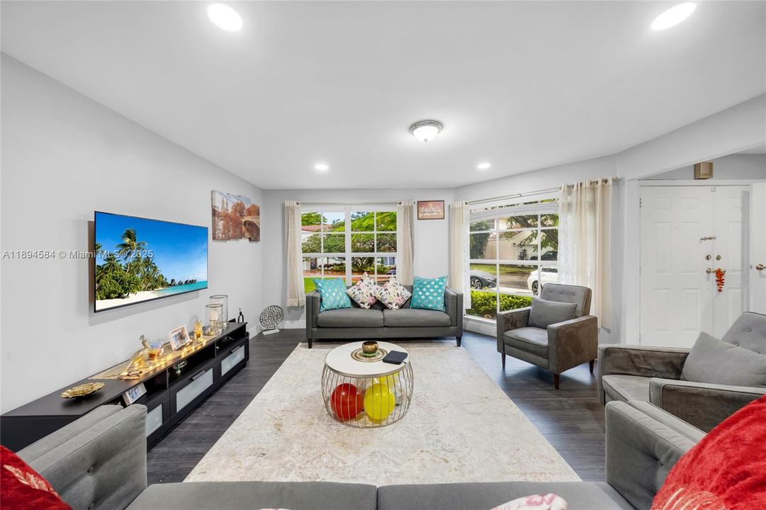 Active With Contract: $580,000 (4 beds, 2 baths, 2009 Square Feet)