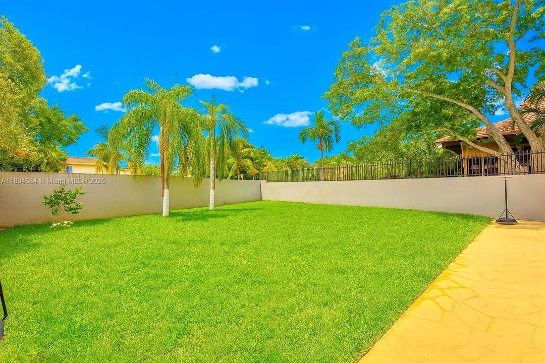 Active With Contract: $580,000 (4 beds, 2 baths, 2009 Square Feet)