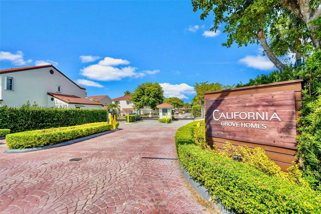 Active With Contract: $580,000 (4 beds, 2 baths, 2009 Square Feet)