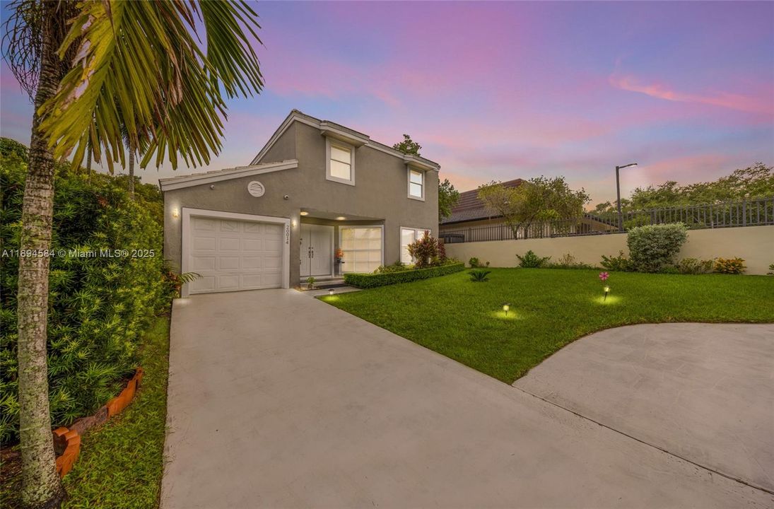 Active With Contract: $580,000 (4 beds, 2 baths, 2009 Square Feet)