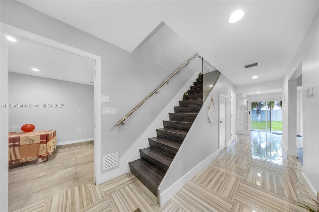 Active With Contract: $580,000 (4 beds, 2 baths, 2009 Square Feet)