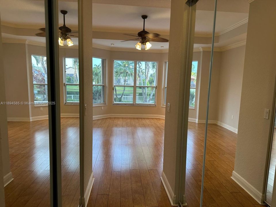 На продажу: $1,050,000 (5 спален, 3 ванн, 2951 Квадратных фут)