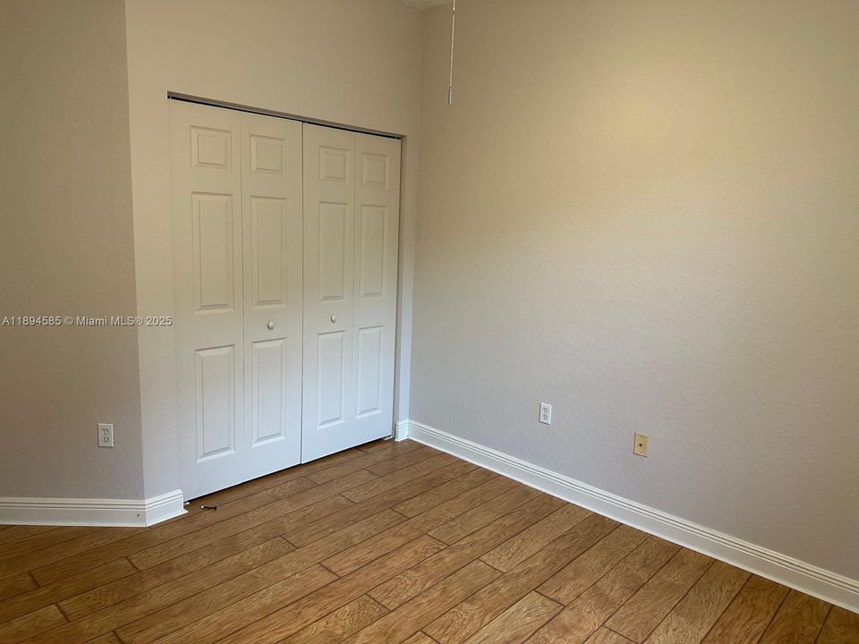 На продажу: $1,050,000 (5 спален, 3 ванн, 2951 Квадратных фут)