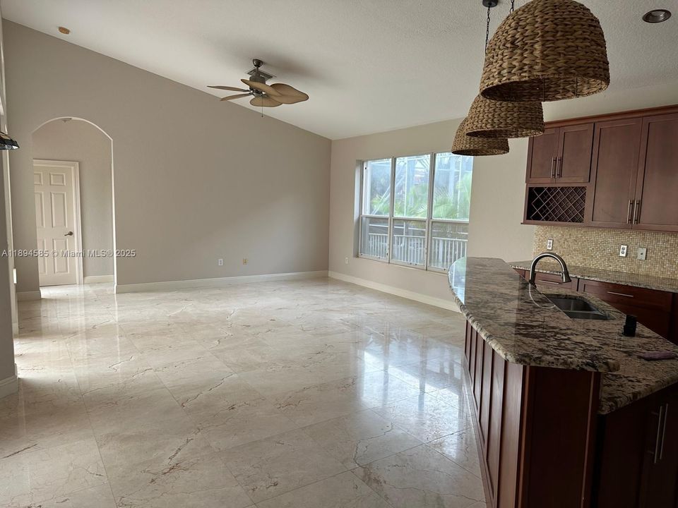 На продажу: $1,050,000 (5 спален, 3 ванн, 2951 Квадратных фут)