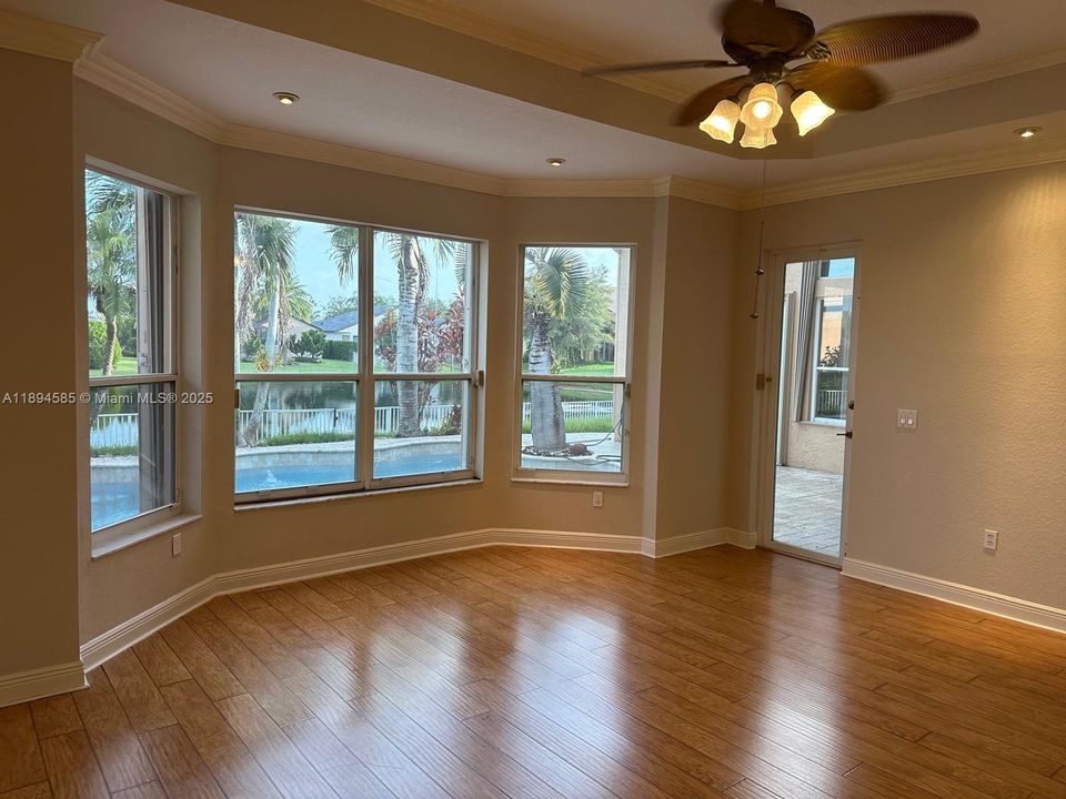 На продажу: $1,050,000 (5 спален, 3 ванн, 2951 Квадратных фут)