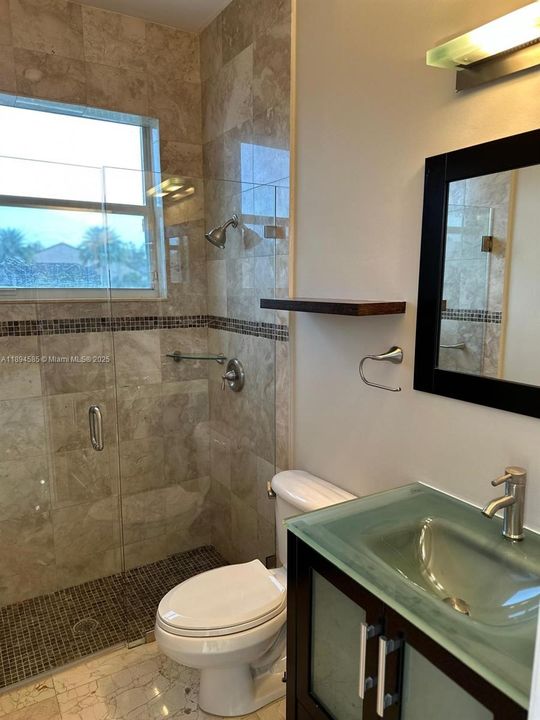 На продажу: $1,050,000 (5 спален, 3 ванн, 2951 Квадратных фут)