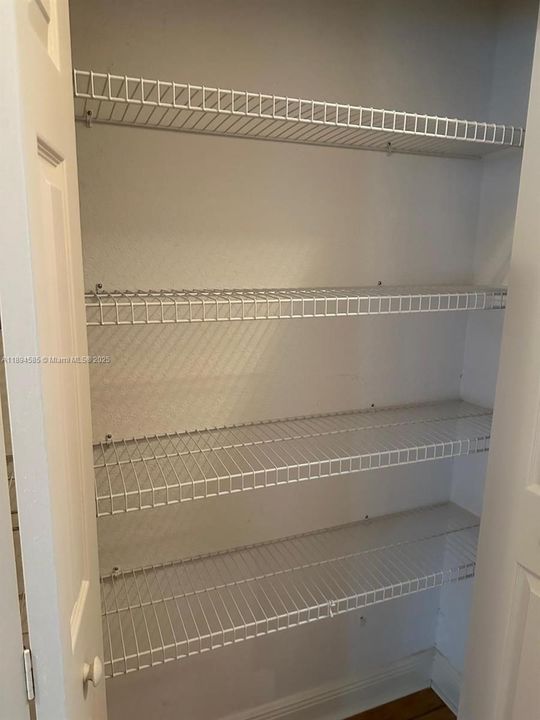 На продажу: $1,050,000 (5 спален, 3 ванн, 2951 Квадратных фут)