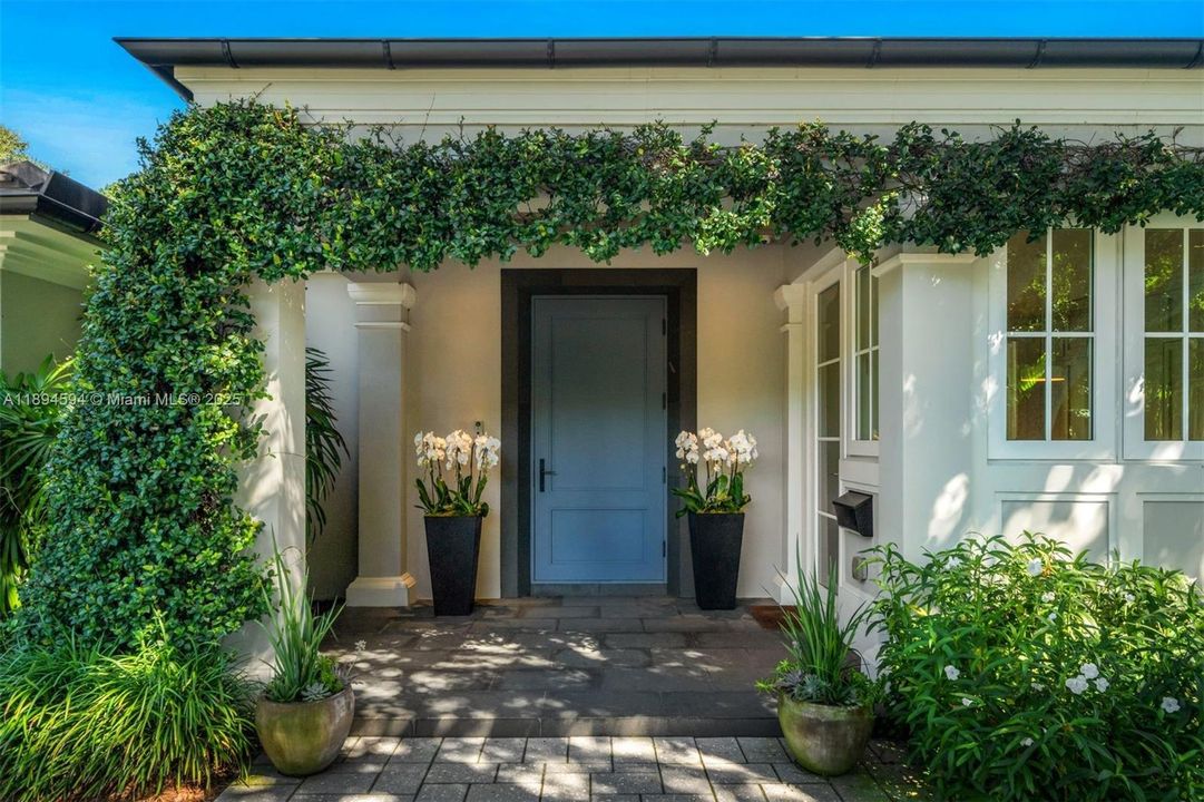 Activo con contrato: $7,990,000 (5 camas, 5 baños, 4081 Pies cuadrados)