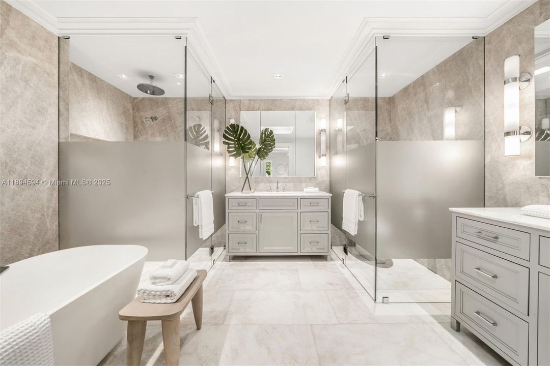 Activo con contrato: $7,990,000 (5 camas, 5 baños, 4081 Pies cuadrados)