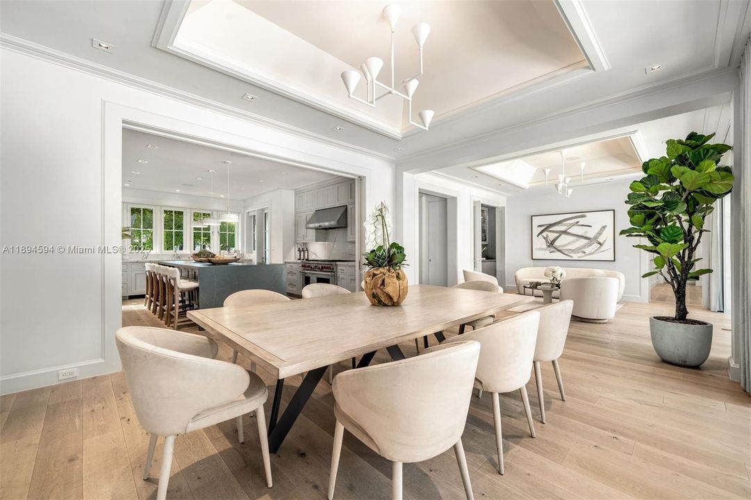 Activo con contrato: $7,990,000 (5 camas, 5 baños, 4081 Pies cuadrados)