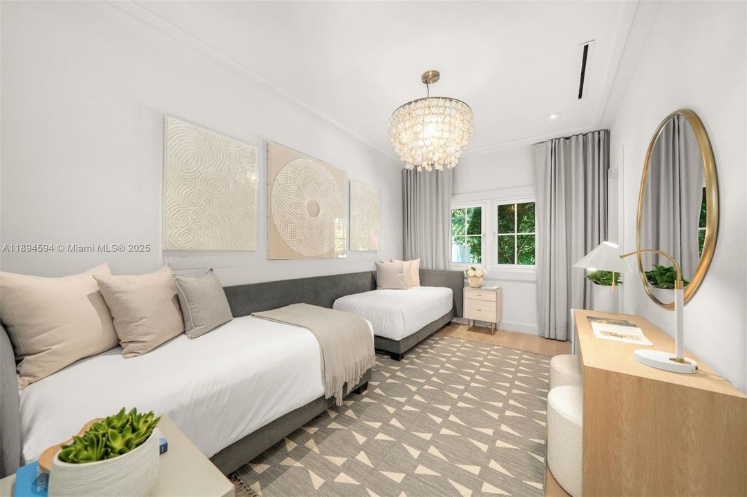 Activo con contrato: $7,990,000 (5 camas, 5 baños, 4081 Pies cuadrados)