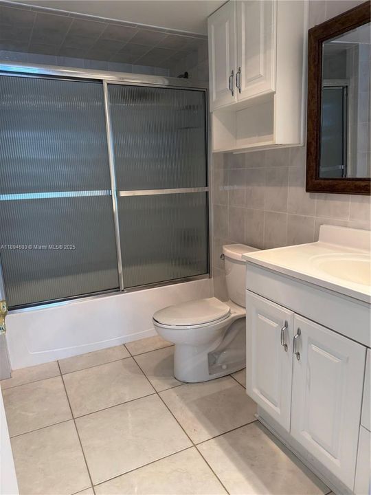 Active With Contract: $2,100 (2 beds, 2 baths, 1050 Square Feet)