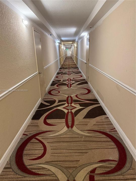 Active With Contract: $2,100 (2 beds, 2 baths, 1050 Square Feet)