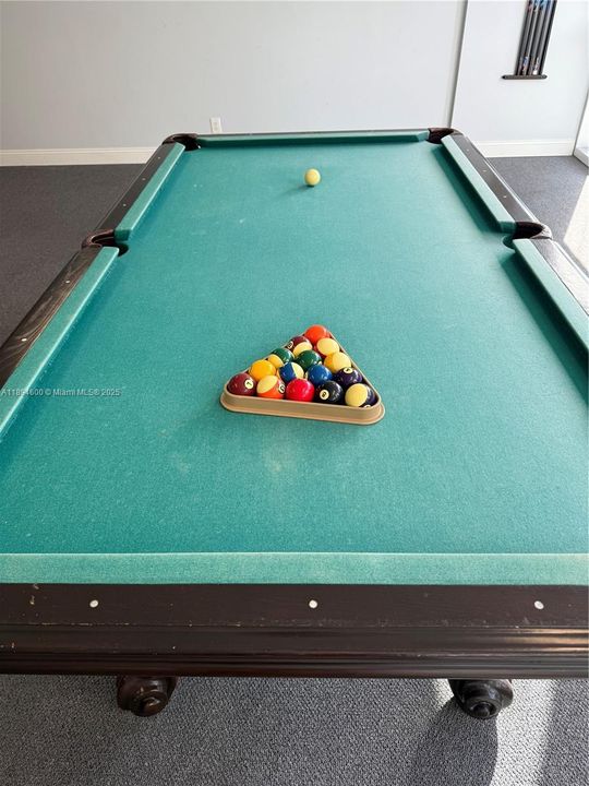 Active With Contract: $2,100 (2 beds, 2 baths, 1050 Square Feet)