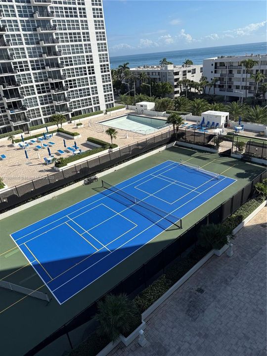 Active With Contract: $2,100 (2 beds, 2 baths, 1050 Square Feet)