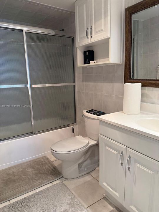 Active With Contract: $2,100 (2 beds, 2 baths, 1050 Square Feet)